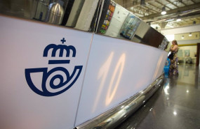 ep archivo   vista de uno de los mostradores de la oficina de correos de cibeles a 1 de junio de