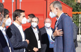 ep carlos torres vila presidente de bbva saluda al rey felipe vi