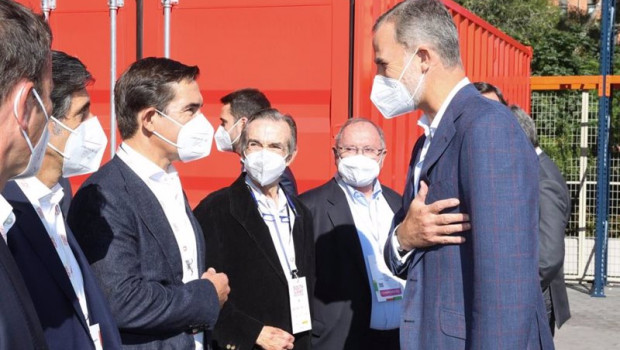 ep carlos torres vila presidente de bbva saluda al rey felipe vi