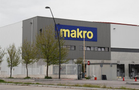 ep el centro logistico de makro cerrado durante el jueves santo marcado por el confinamiento