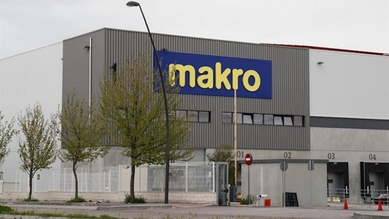 ep el centro logistico de makro cerrado durante el jueves santo marcado por el confinamiento