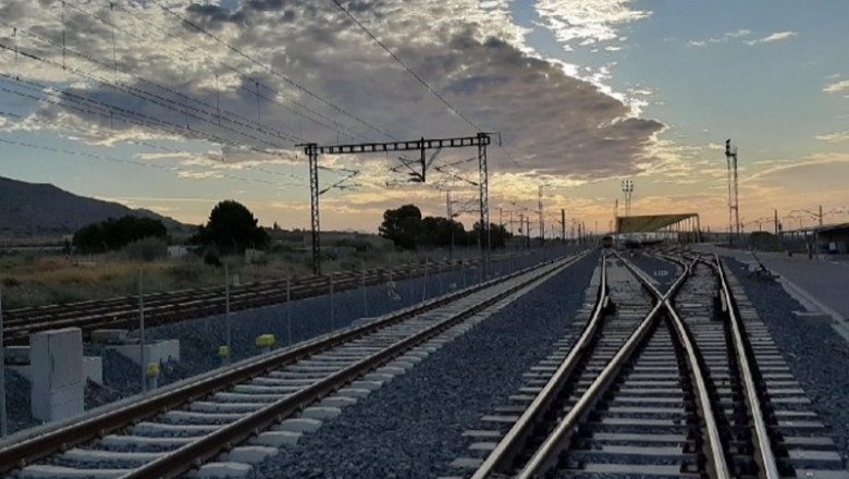 Imagen de un desvío en una Línea de Alta Velocidad | ADIF ep imagen de un desvio en una linea de alta velocidad