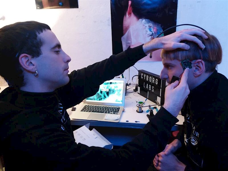 ep implantes electronicos que convierten a los humanos en cyborgs