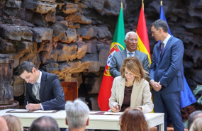 ep la ministra de transporte movilidad y agenda urbana raquel sanchez d firma un acuerdo con su