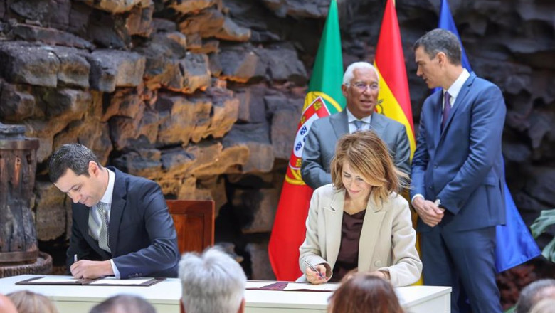 ep la ministra de transporte movilidad y agenda urbana raquel sanchez d firma un acuerdo con su ep la ministra de transporte movilidad y agenda urbana raquel sanchez d firma un acuerdo con su