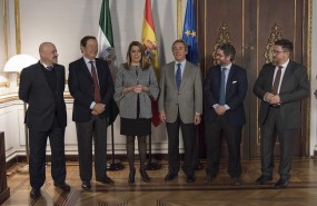 ep la presidentala junta susana diaz con representantessector aceitunero