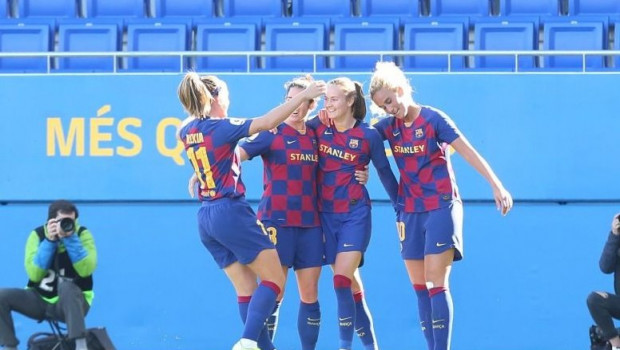 ep las jugadoras del fc barcelona femenin celebran uno de los goles de caroline graham hansen ante