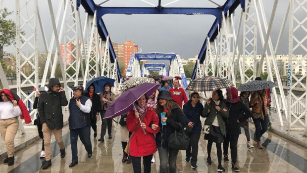 ep lluvia paraguas charcos chubasqueros