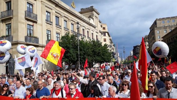 ep manifestacionpamplonala politica linguisticagobiernonavarra