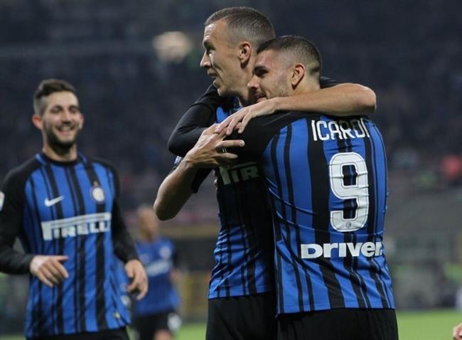 Mauro Icardi se abraza con sus compañeros del Inter de Milán | INTER.IT ep mauro icardiabrazasus companerosintermilan
