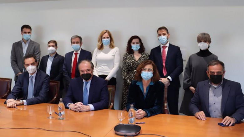 Momento de la firma del acuerdo entre Fundación Telefónica, CEOE, Astic y Confebús | ASTIC ep momento de la firma del acuerdo entre fundacion telefonica ceoe astic y confebus