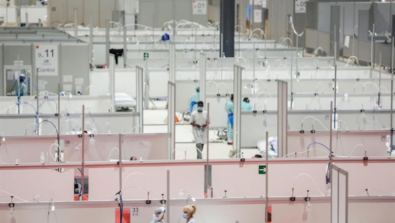 ep pacientes de coronavirus en las camas del hospital temporal de la comunidad de madrid habilitado