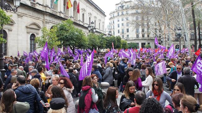 Participantes en la concentración sindical por el 8M en la Plaza Nueva | CCOO - Archivo ep participantesla concentracion sindical8mla plaza nueva