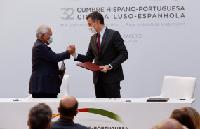 ep pedro sanchez y antonio costa llegan a la rueda de prensa tras la cumbre hispano lusa de trujillo