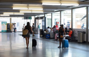 ep varias personas en la estacion puerta de atocha   almudena grandes a 27 de agosto de 2025 en