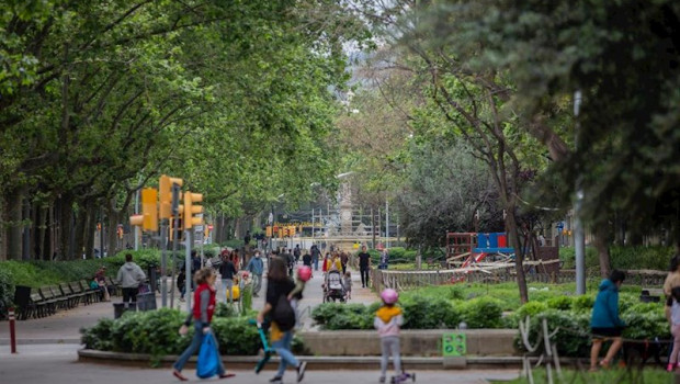 ep varios ninos pasean con sus padres durante el segundo dia de desconfinamiento de ninos y