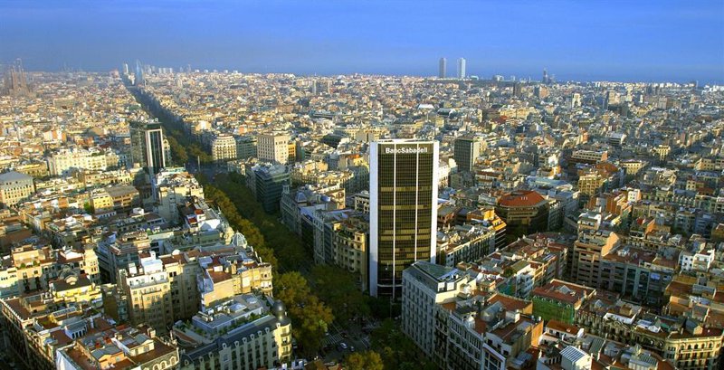 Vista de la torre de Banco Sabadell en Barcelona. | HINES ep vista de la torre de banco sabadell en barcelona