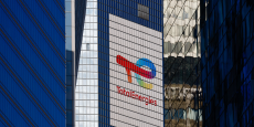 logo de la compagnie petroliere et gaziere francaise totalenergies 